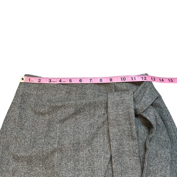 Aritzia | Wilfred | Wrap Front Skirt Grey Herringbone Size 2 Wool Cashmere - Picture 10 of 12